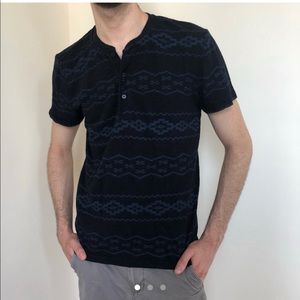 GAP Henley Tee w/ print
